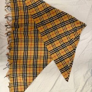 Burberry classic check triangle cashmere scarf